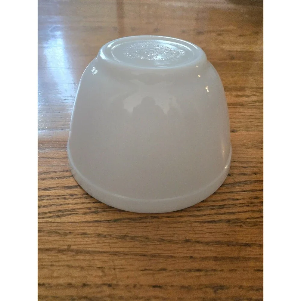 Vintage 50’s PYREX 401 Opal White Glass Mixing Nesting Bowl 16 Oz